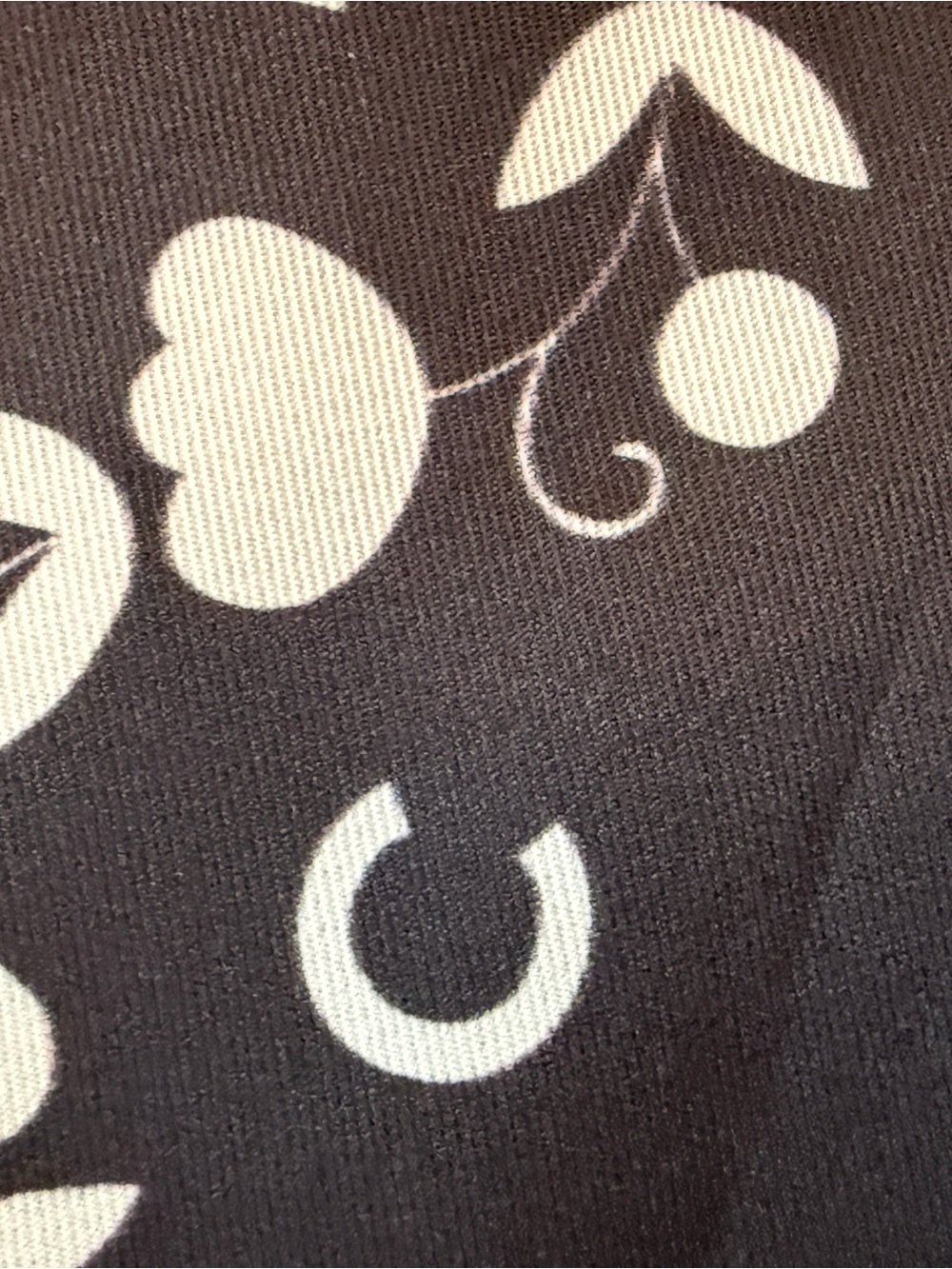 100% Silk 90cm Black & White Interlocking CC Silk Scarf - Picture 8 of 9
